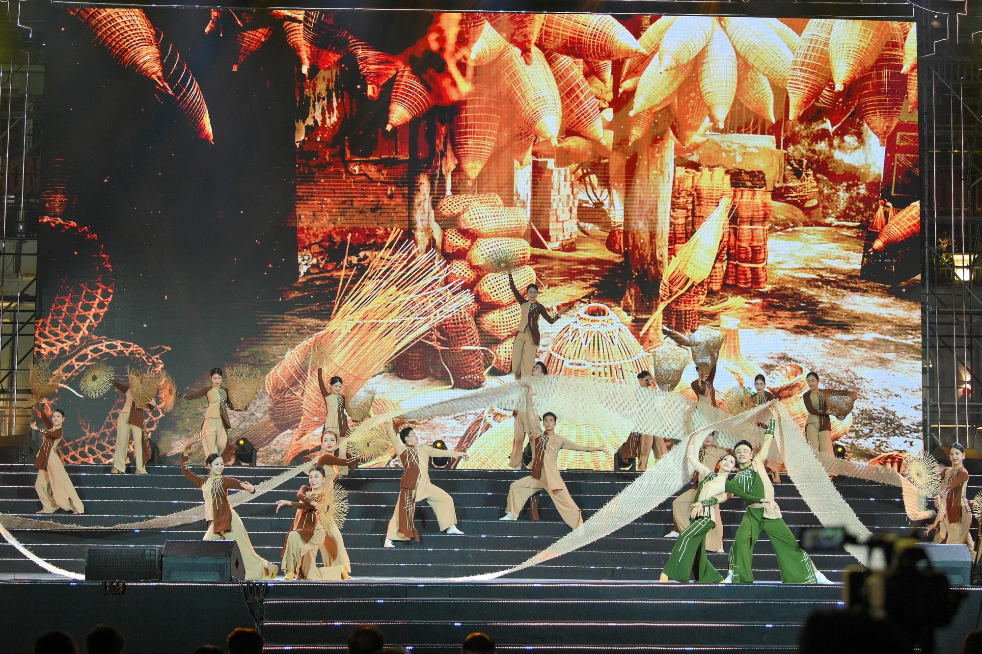 Le succès de l’événement constitue la preuve la plus éloquente de l’esprit d’innovation fondé sur la tradition, tout en offrant une base solide pour faire du festival un événement culturel annuel d’envergure internationale. Photo : The Dai/NDEL