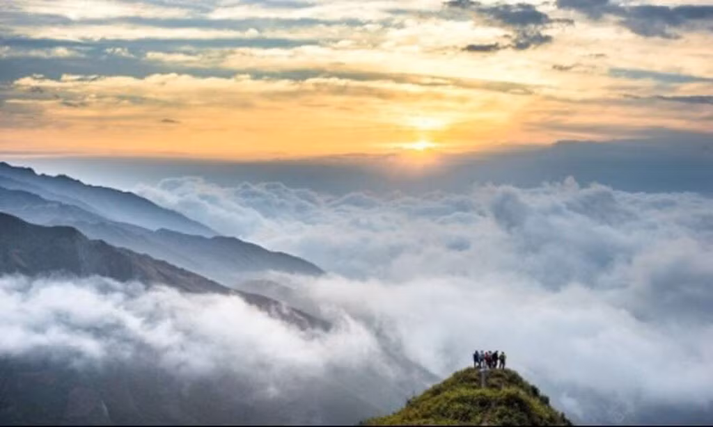 Ta Xua, une destination émergente du tourisme au Vietnam, offre des paysages époustouflants et une atmosphère paisible, idéale pour les amateurs de nature. 