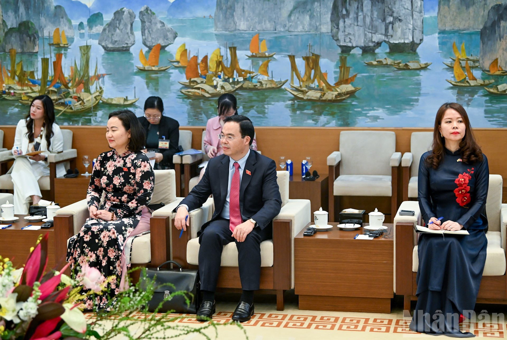 Les délégués vietnamiens lors de l&apos;entrevue. Photo : Duy Linh/NDEL