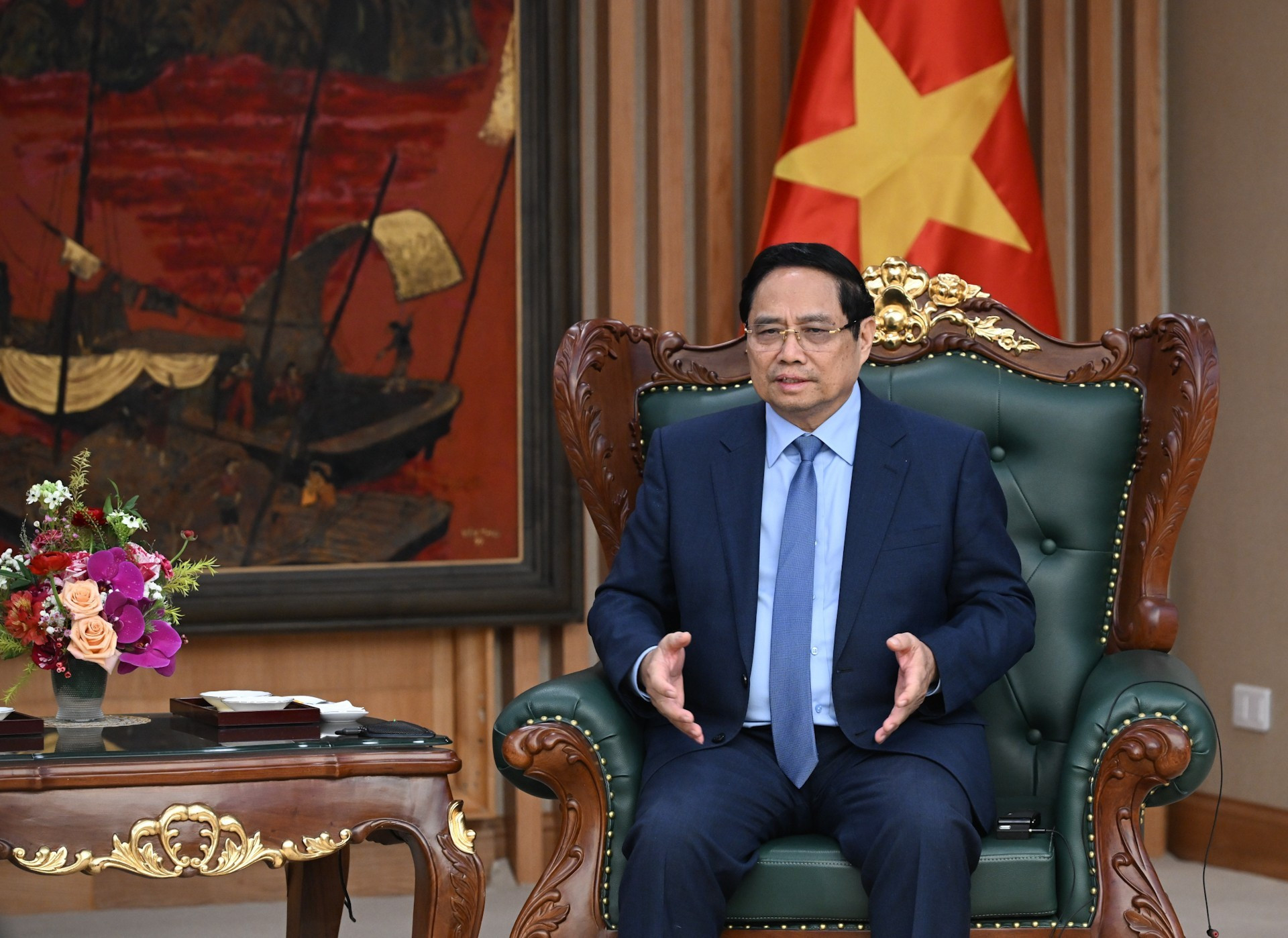 Lors de la rencontre, le Premier ministre Pham Minh Chinh a souligné que le partenariat stratégique intégral Vietnam – Japon connaissait une phase de développement dynamique, profond et substantiel, fondé sur une forte confiance politique. Photo : Tran Hai/NDEL