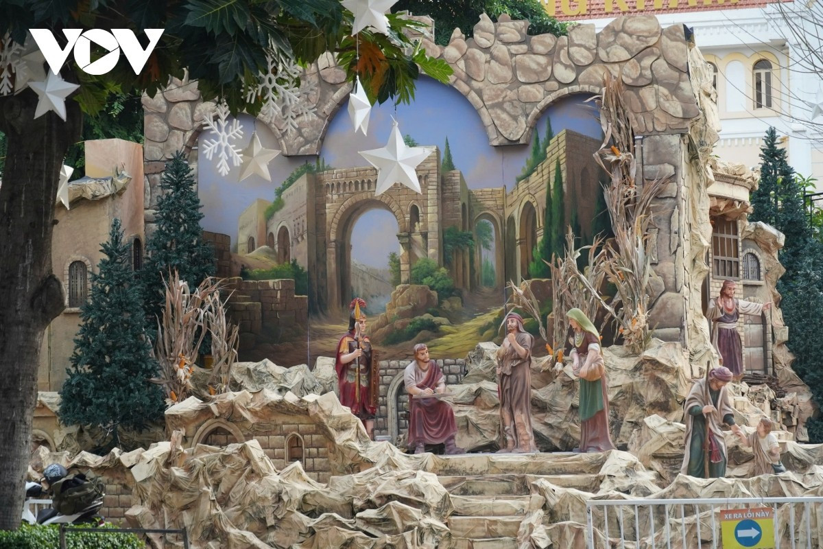 La décoration de Noël de l'église de Tan Dinh est presque terminée. Photo : VOV