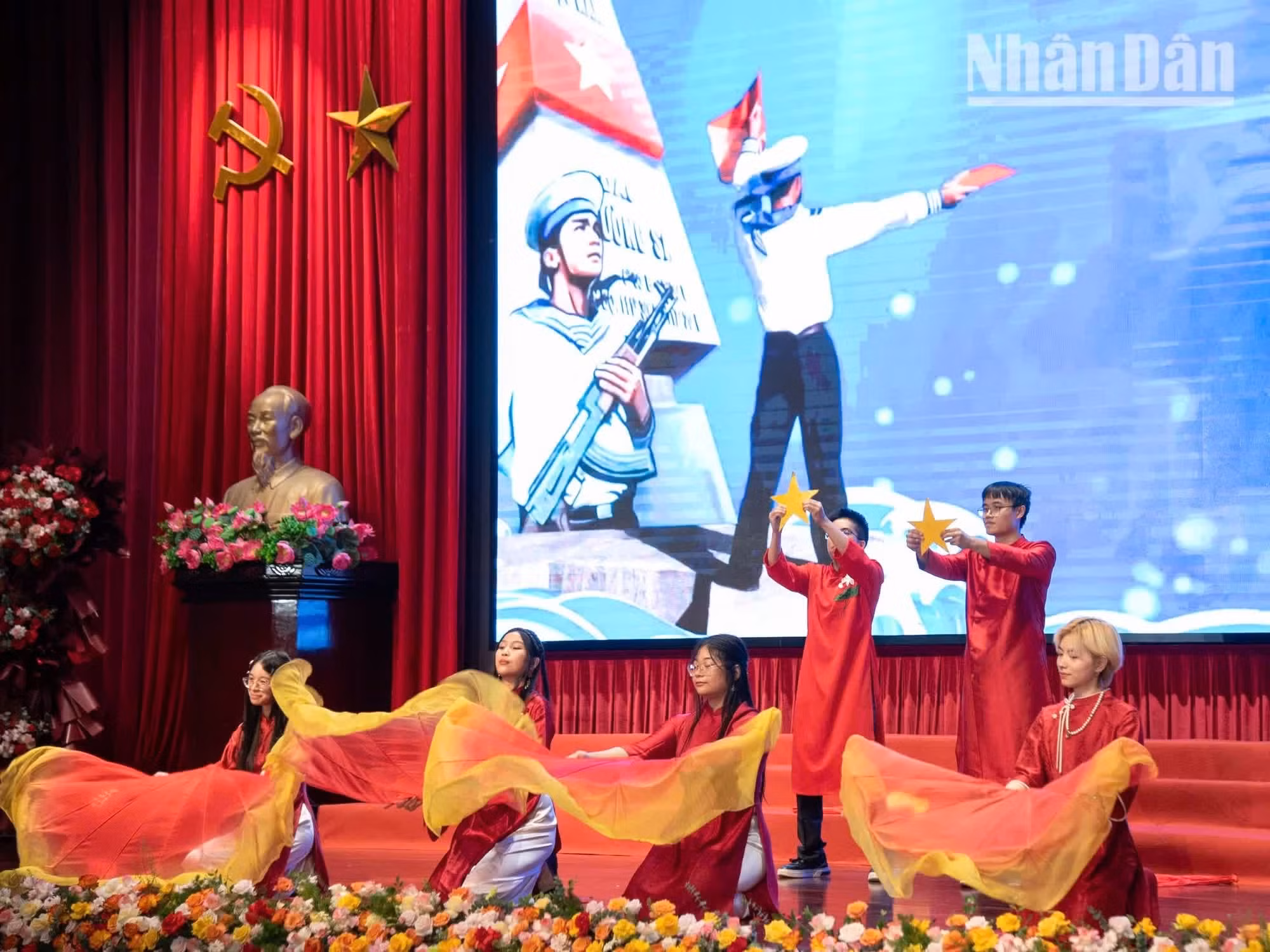 Ces activités contribueront à promouvoir les valeurs culturelles vietnamiennes, tout en mettant en lumière le rôle et les contributions de la communauté vietnamienne à l’étranger au développement du pays. Photo : NDEL