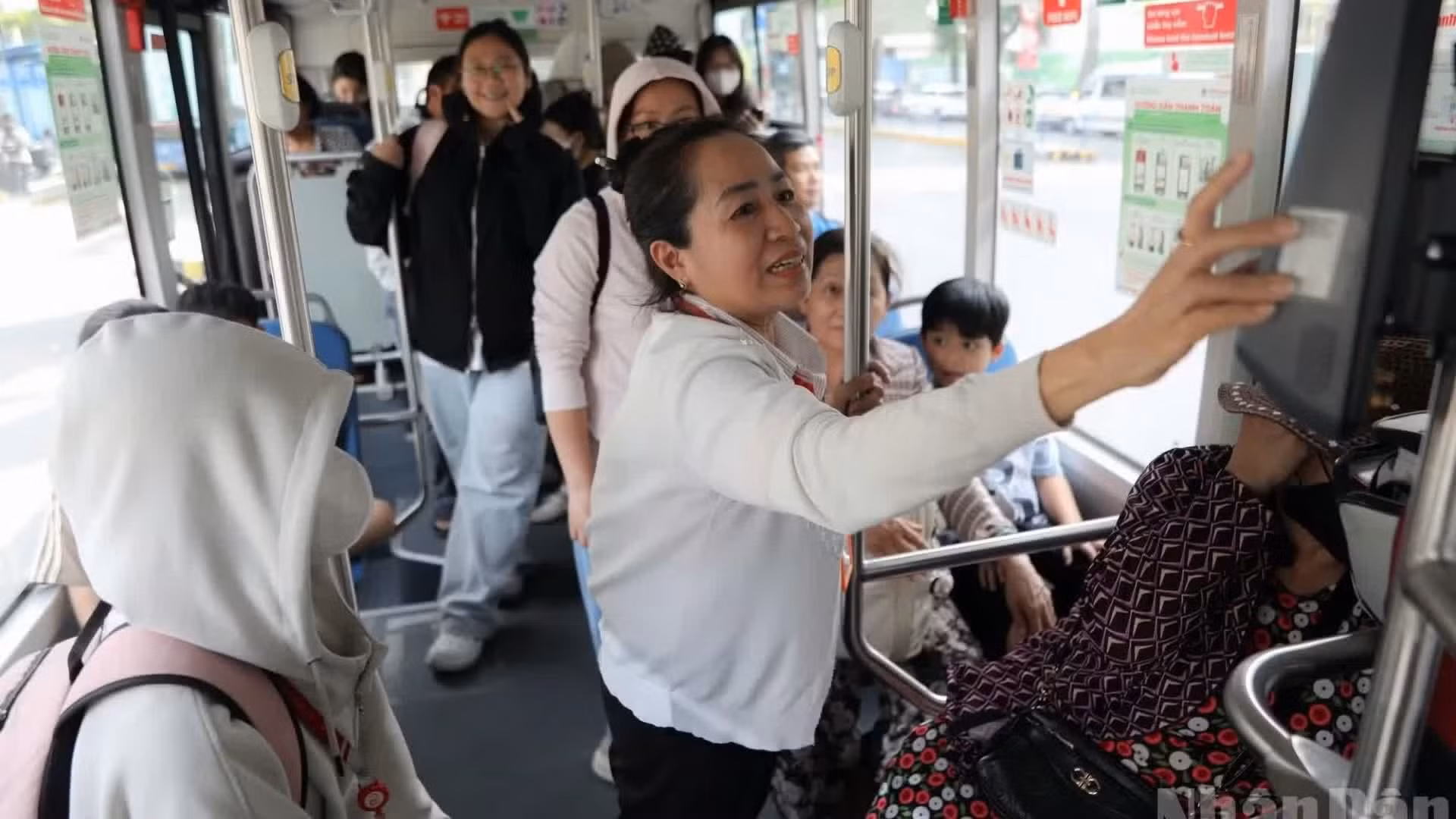 La gratuité des bus vise à encourager les habitants à privilégier les transports en commun et à réduire la congestion urbaine. Photo : NDEL
