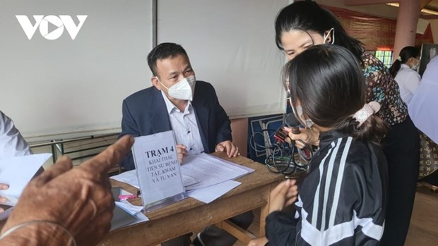 Le docteur du peuple Châu Duong. Photo: VOV