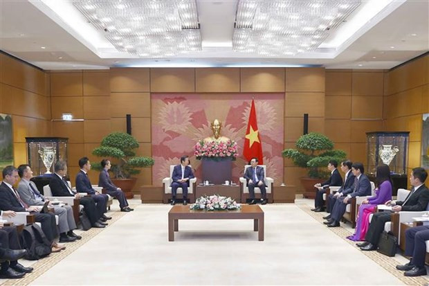 La rencontre entre le président de l'Assemblée nationale vietnamienne, Vuong Dinh Hue et le président du Parti japonais Komeito, Yamaguchi Natsuo. Photo : VNA