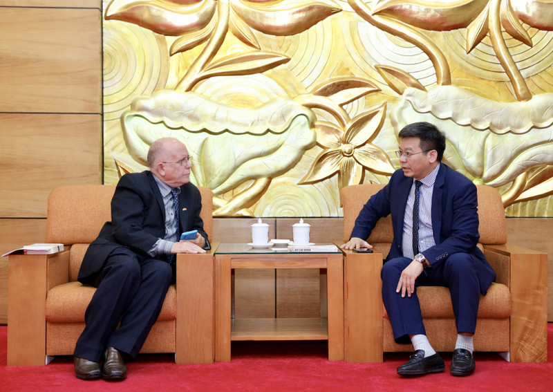La séance de travail entre les deux parties. Photo : vufo.org.vn