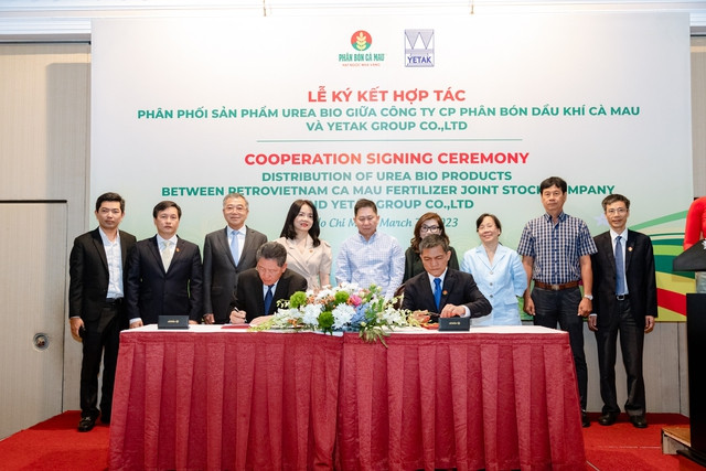 La cérémonie de signature. Photo : congthuong.vn