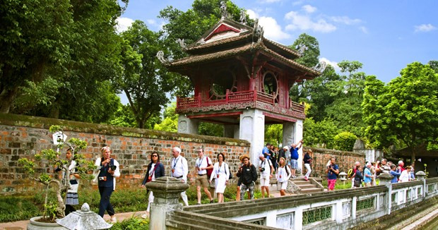 Le secteur touristique vietnamienne s'est fixé comme objectif d'accueillir 17 à 18 millions de visiteurs étrangers en 2024. Photo : VNA