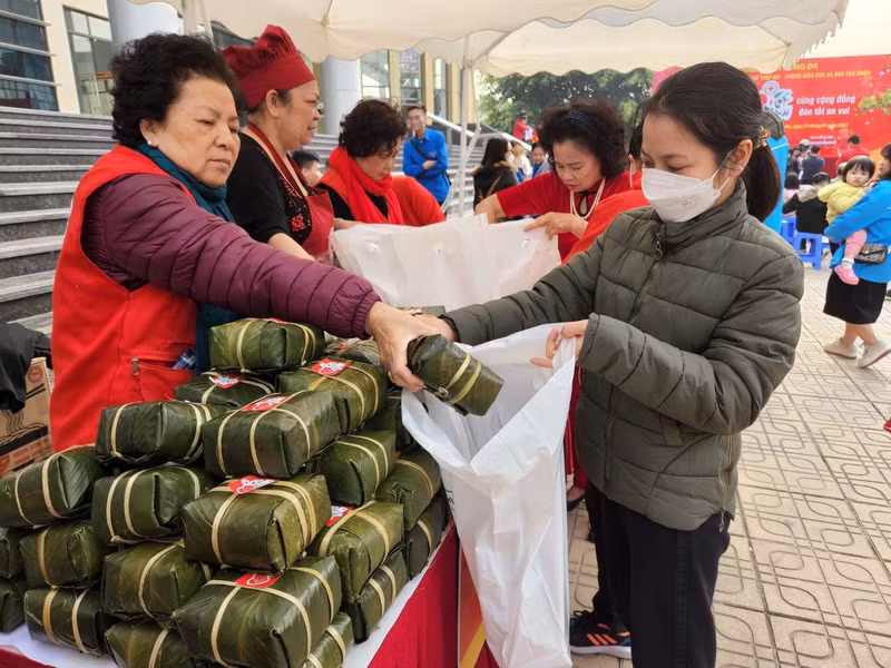 Préparatifs des collectivités locales pour un Têt digne pour les personnes défavorisées