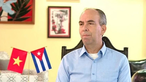 L'ambassadeur de Cuba à Hanoï, Rogelio Polanco Fuentes. 2c.jpg