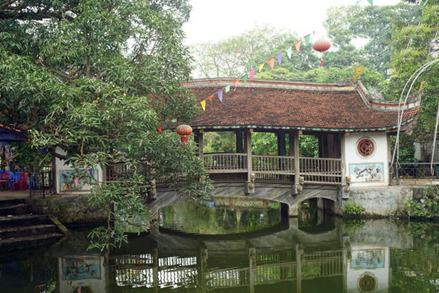 Le charme et l’originalité du pont à toiture de la région du Nord ảnh 2 Le charme et l’originalité du pont à toiture de la région du Nord ảnh 2