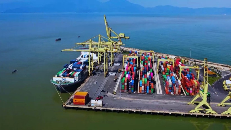 Le commerce en 2025 connaît un essor porté par une base macroéconomique stable et une intégration internationale approfondie.