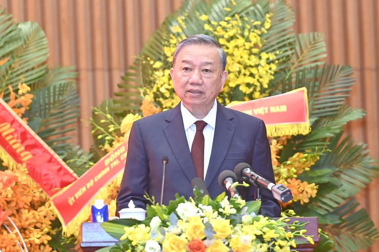 Le secrétaire général du Parti communiste du Vietnam, To Lam, prend la parole lors de l’événement à Hanoi, le 21 juillet. Photo : VNA.