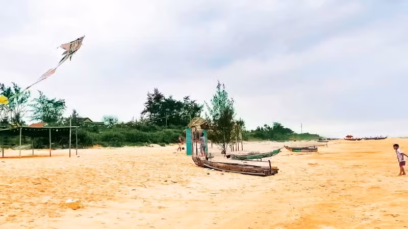 Une atmosphère paisible sur la plage de Cuong Giang, quartier de Phong Quang, ville de Hue. (Photo : MY NGUYEN)