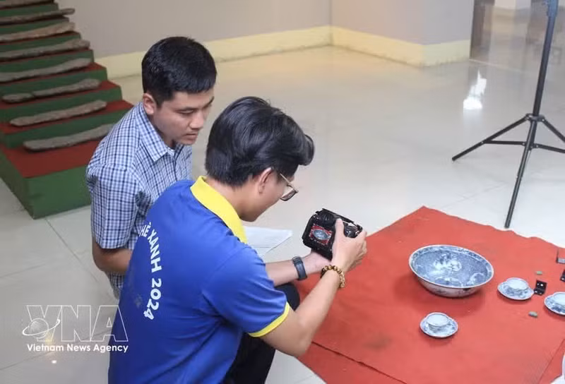 Le Musée provincial de Lam Dong – site de Binh Thuan – poursuit la numérisation de plus de 400 objets originaux emblématiques. Photo : VNA