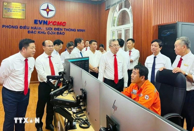 Le 1er février 2026, EVN HCMC a inauguré le réseau électrique intelligent dans la zone spéciale de Con Dao, une étape majeure dans la modernisation énergétique de l’archipel et son développement durable. Photo: VNA