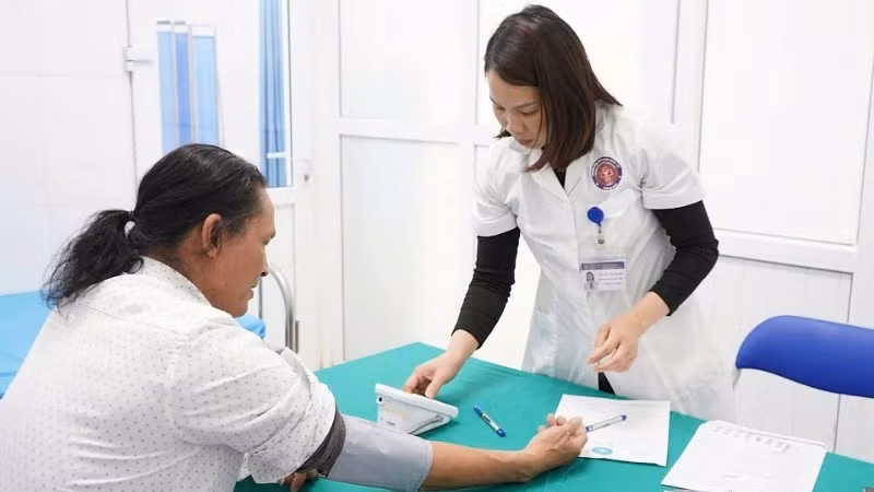 La mise en œuvre de la gratuité des soins pour tous facilitera l’accès des citoyens aux services de consultation et de traitement médical.