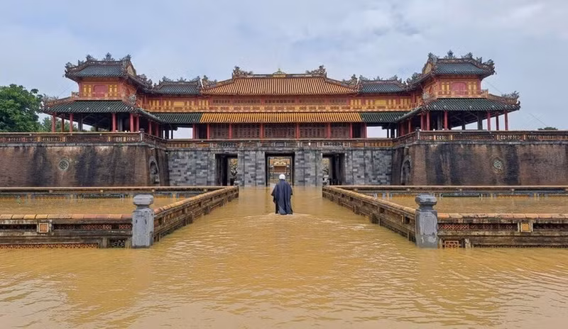 Inondations à la cité impériale de Huê. Photo : VNA.