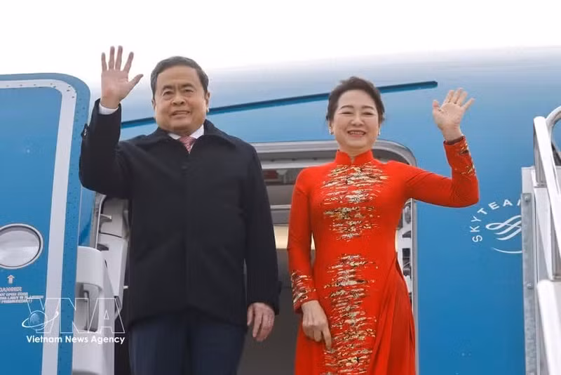 Le président de l’Assemblée nationale (AN) du Vietnam, Tran Thanh Man et son épouse. Photo : VNA.