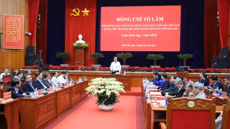 Le secrétaire général Tô Lâm prononce un discours et adresse ses vœux du Nouvel An au Comité du Parti, aux autorités et à la population de la province de Dak Lak à l’occasion du Têt traditionnel du Cheval 2026.