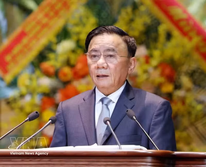 Trân Câm Tu, membre du Politburo et membre permanent du Secrétariat du Comité central du Parti, s’adresse au 9e Congrès national de la VNFU pour le mandat 2026-2031. Photo : VNA.