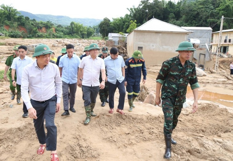 Le vice-PM Le Thanh Long en mission à Son La pour diriger le traitement des conséquences des crues et inondations. Photo: VGP
