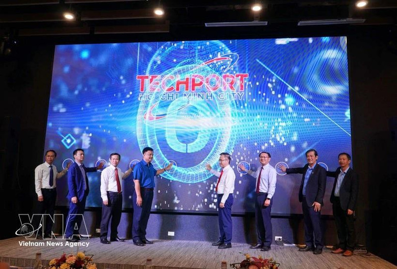 Des délégués lors du lancement de la nouvelle version de la plateforme d'échange technologique de Hô Chi Minh-Ville. Photo : VNA