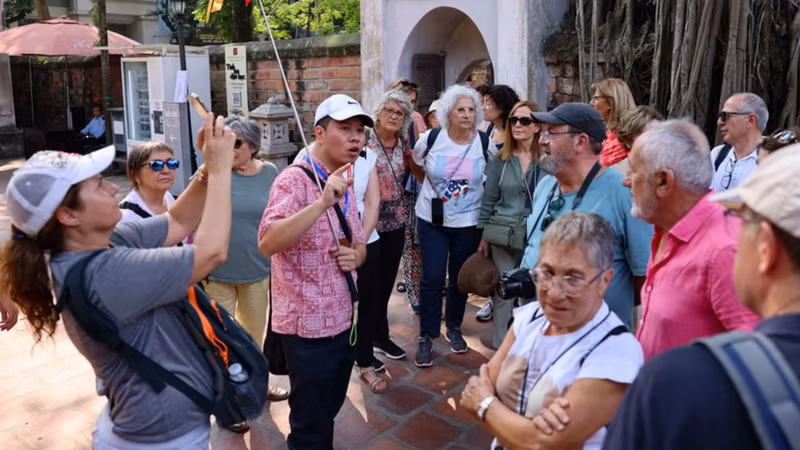 Les voyages à la découverte de l’histoire séduisent de plus en plus les touristes. (Photo : VNA)