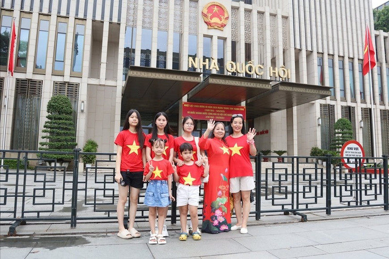 La Maison de l’Assemblée nationale, situé sur l’avenue Doc Lap, est devenu un lieu de « check-in » pour des millions de personnes à l’occasion de la Fête nationale du 2 septembre. Photo : daibieunhandan.vn