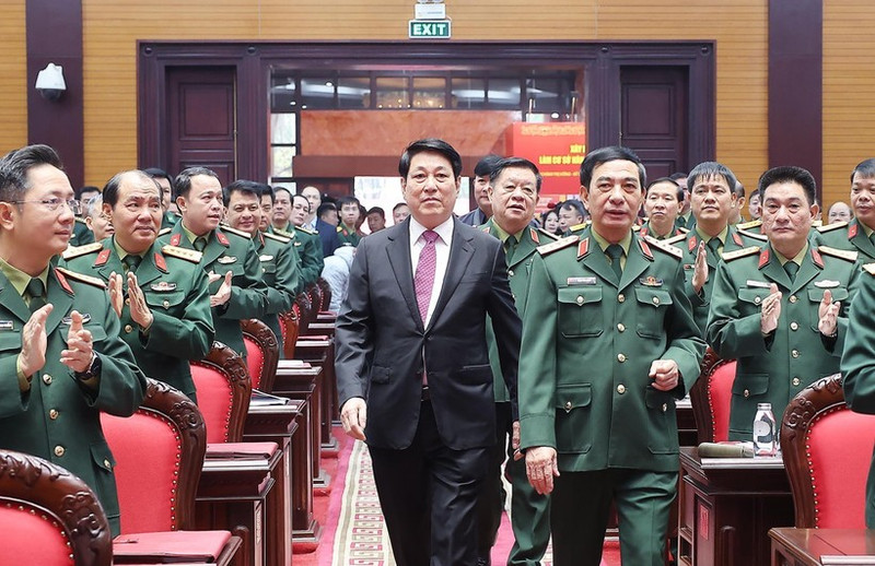Le président Luong Cuong à la Conférence politico-militaire de l'Armée. Photo : VNA.