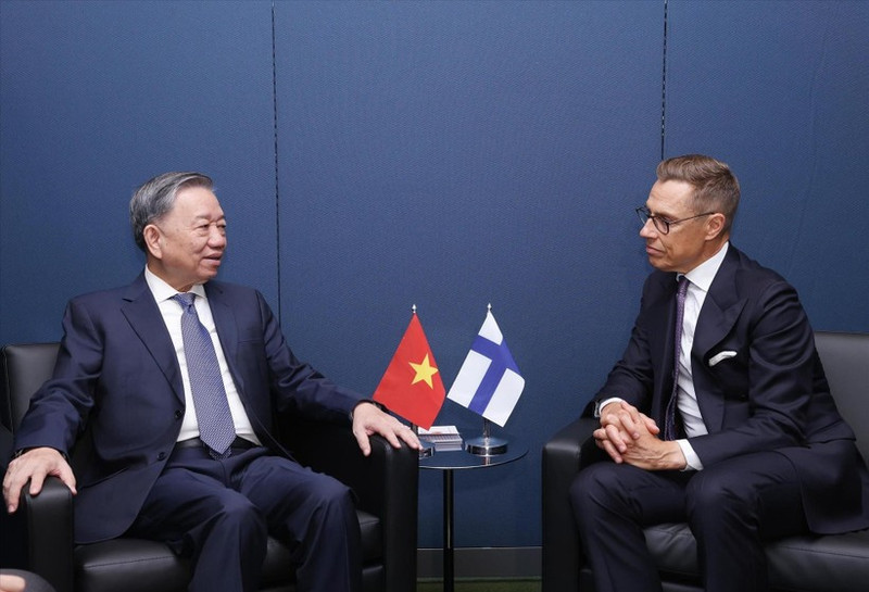 Le secrétaire général et président vietnamien To Lam rencontre le président filandais Alexander Stubb, en septembre 2024. Photo : VNA.