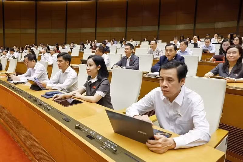 Les députés lors de la première session de l'Assemblée nationale de la 16e législature. Photo : VNA.