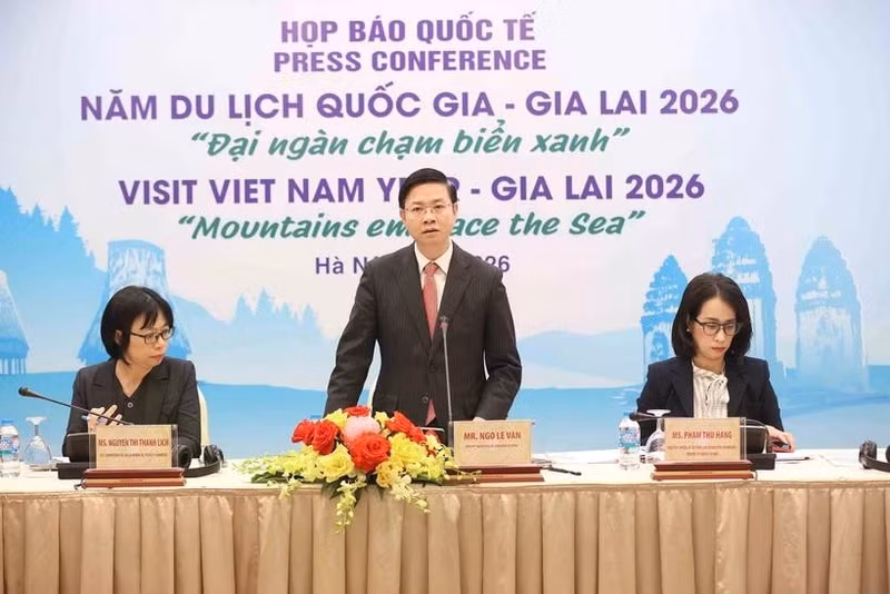 Le vice-ministre des Affaires étrangères, Ngô Lê Van, s’exprime lors de la conférence de presse, à Hanoi, le 5 mars. Photo : VNA.