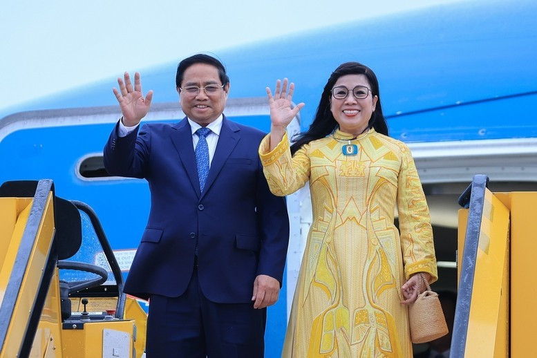Le Premier ministre Pham Minh Chinh et son épouse. Photo : VGP.