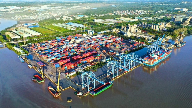 Le modèle de port numérique ePort et l’électrification des équipements au port Tan Cang-Cat Lai permettent d’économiser 2 millions d’USD de carburant par an. (Photo : Fournie par l’unité)