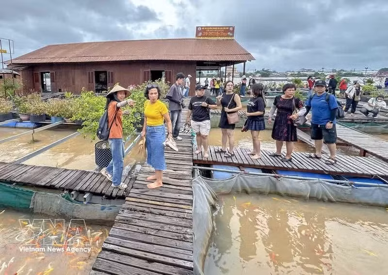 Face aux exigences croissantes de la transformation numérique et de la transition verte, le secteur touristique vietnamien est appelé à adapter et à normaliser ses ressources humaines. Photo : VNA.