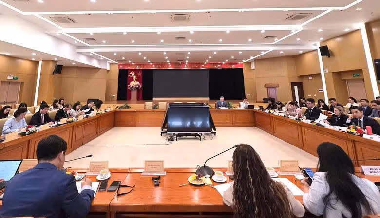 Lors de la rencontre. Photo: doanhnhan.congly