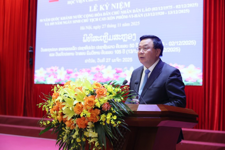 Nguyen Xuan Thang, membre du Bureau politique, directeur de l’Académie nationale de politique Ho Chi Minh et Président du Conseil central de théorie, prend la parole lors de la cérémonie.