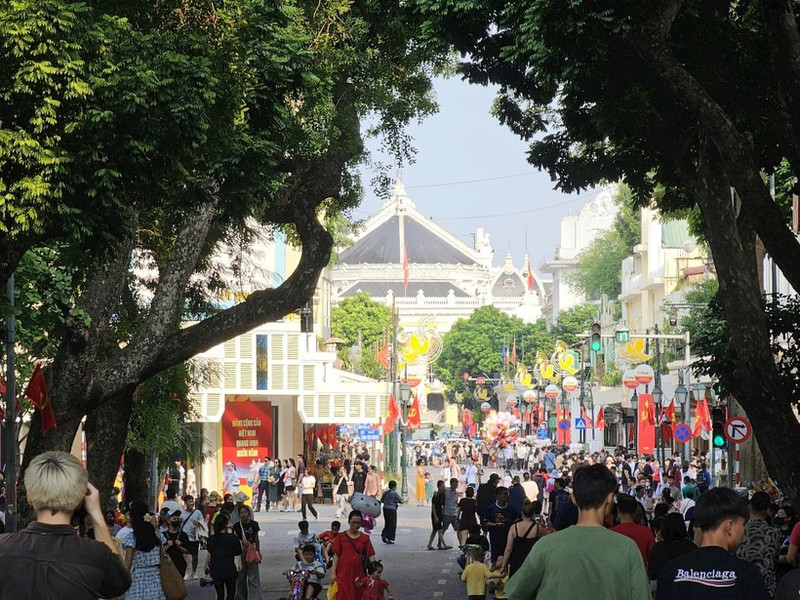 Hanoi séduit par son mélange unique entre dynamisme, modernité et jeunesse, tout en conservant un charme d’antan à travers ses monuments, son architecture et son histoire profondément enracinée. Photo : hanoimoi.vn