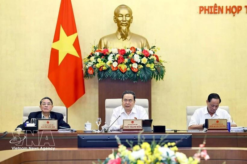 Le président de l'Assemblée nationale, Trân Thanh Mân (au centre), prend la parole lors de la lors de sa 55e session du Comité permanent de l’Assemblée nationale, le 18 mars. Photo : VNA.