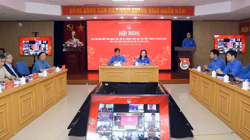 Bui Quang Huy, membre suppléant du Comité central du Parti et Premier secrétaire du Comité central de l’Union, a dirigé la conférence.