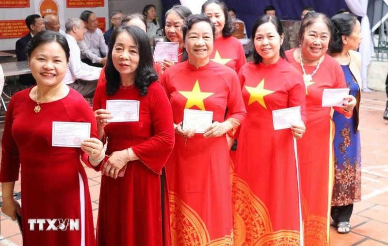 Des électrices du quartier de Hoa Lu, province de Ninh Binh (au Nord du Vietnam). Photo : VNA.