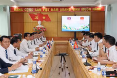 réunion d'échange d'expériences dans les domaines de la culture et du tourisme entre Ha Tinh et Bolikhamsai. Photo : baohatinh.vn