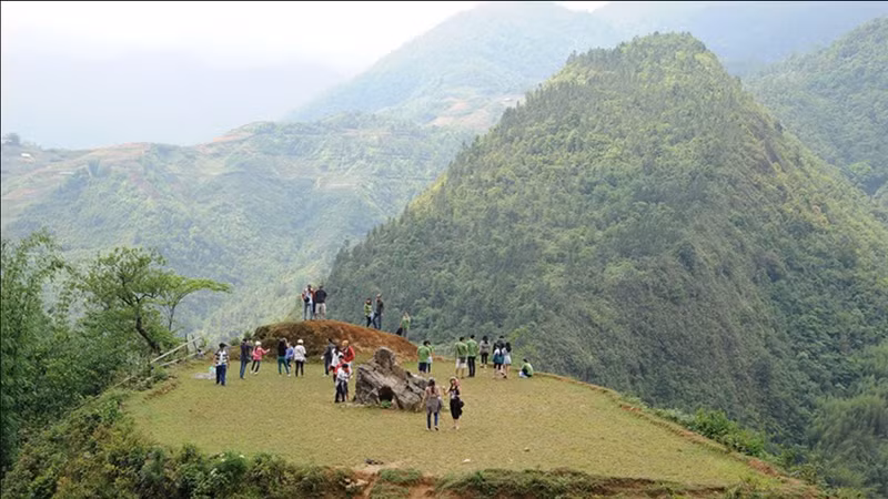 Le village de Cat Cat à Sa Pa est une destination connue de nombreux touristes lorsqu'ils viennent à Lao Cai. Photo: NDEL