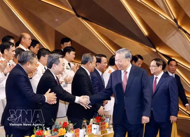 Le secrétaire général du Parti et président de la République, Tô Lâm, se rend à l'événement. Photo : VNA.