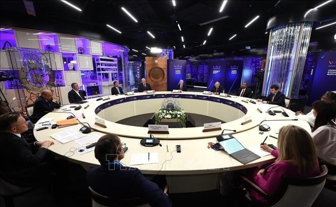 Le président russe Vladimir Poutine prononce un discours lors de la Semaine mondiale de l’énergie atomique. Photo : VNA.