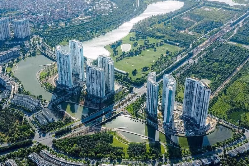 L’immobilier profite du modèle d'administration locale à deux niveaux. Photo: VNA