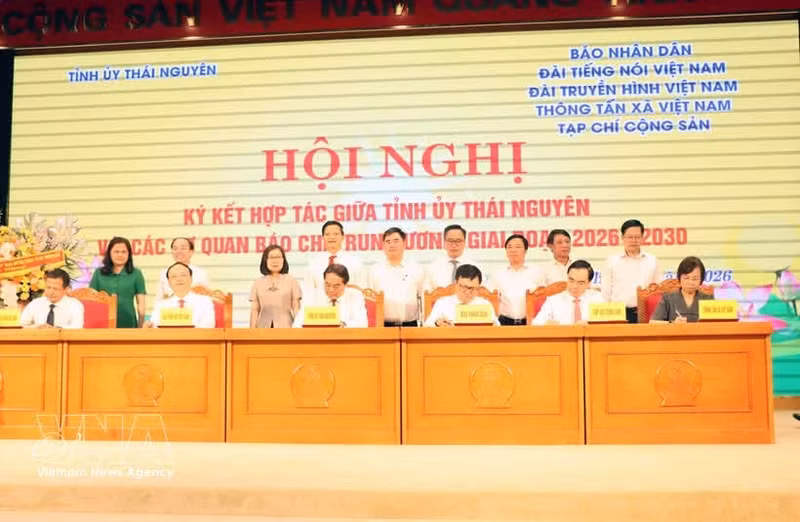La province de Thai Nguyen (Nord) a conclu un programme de coopération en matière de communication avec cinq grands organes de presse. Photo : VNA