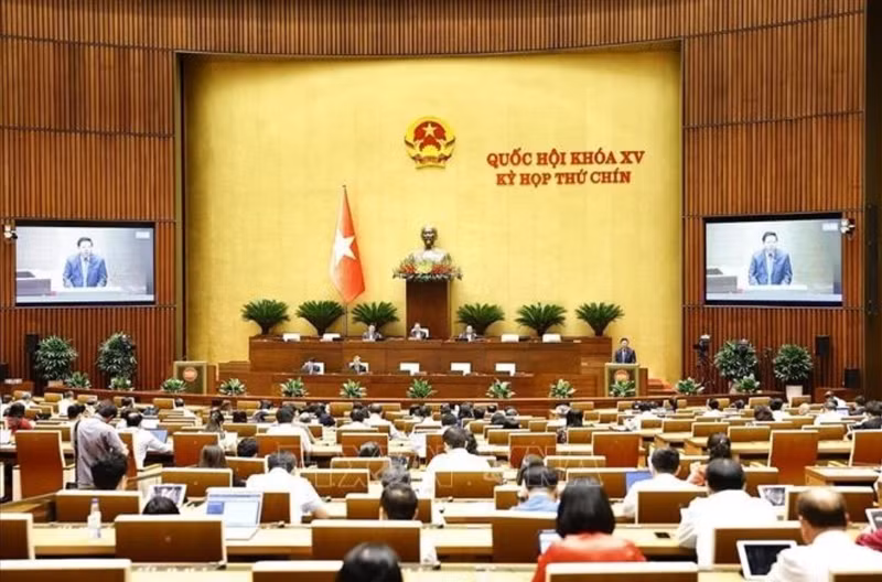 Une séance plénière de la 9e session de la XVe Assemblée nationale. Photo : VNA.