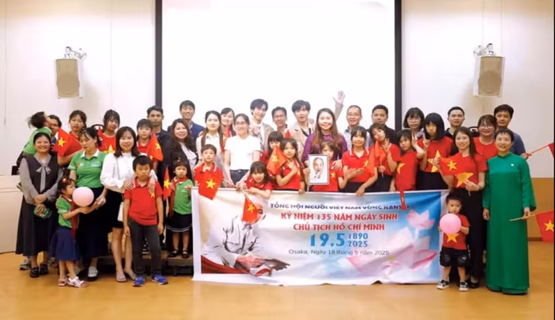 Une des activités de l'école de langue vietnamienne nommée Cây Tre (Bambou) et de l'Association générale des Vietnamiens de la région du Kansai (Osaka, Japon). Photo : baoquocte